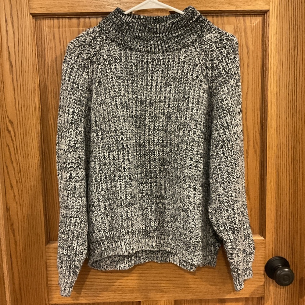 Step Up One Hong Kong black white marled chunky mock neck sweater M